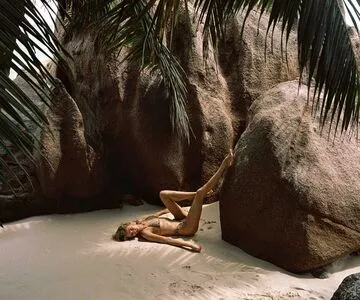 Stella Maxwell / stellamaxwell nude photo #1555
