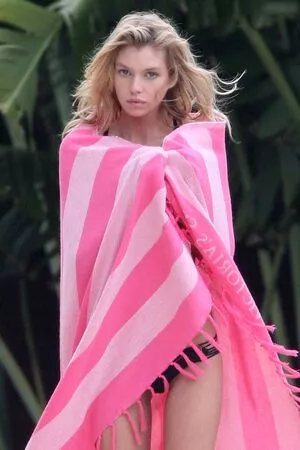 Stella Maxwell / stellamaxwell nude photo #1600