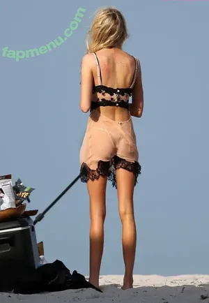 Stella Maxwell / stellamaxwell nude photo #1839