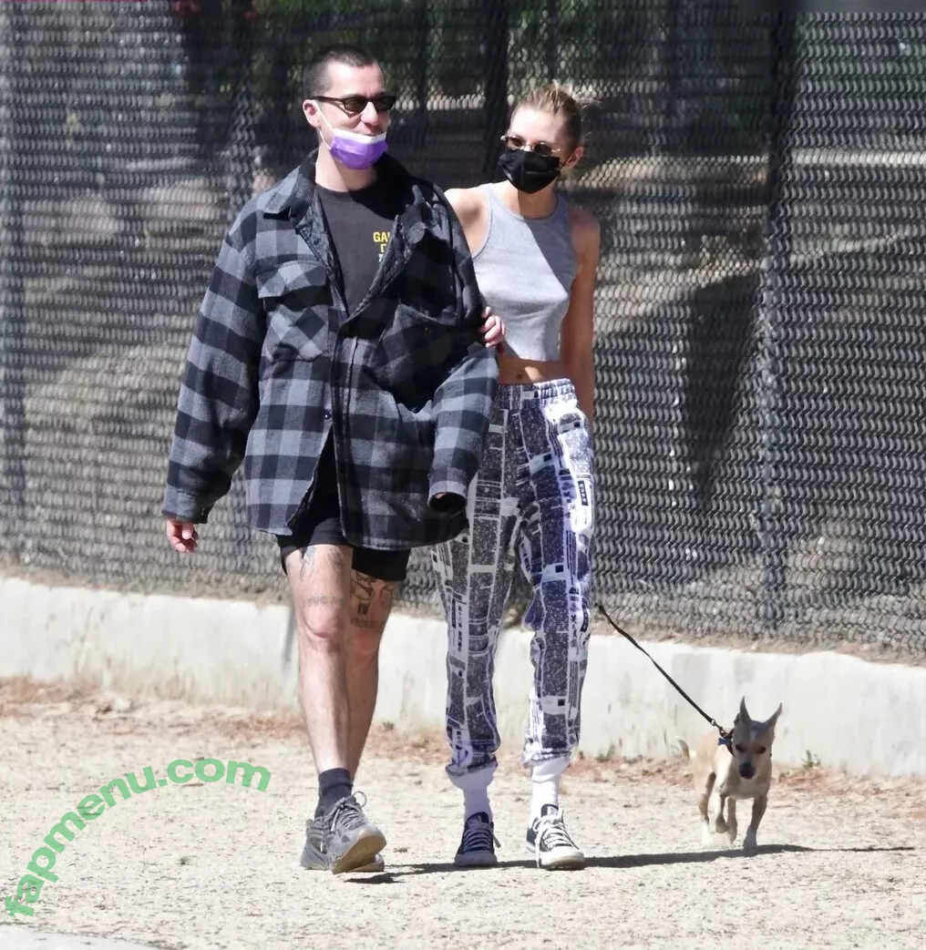 Stella Maxwell nude photo #1022 (stellamaxwell)