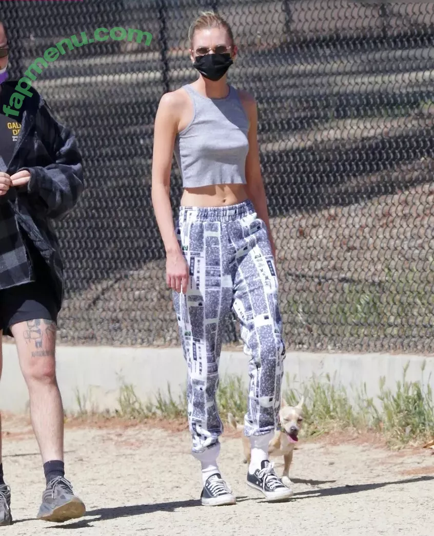 Stella Maxwell nude photo #1024 (stellamaxwell)