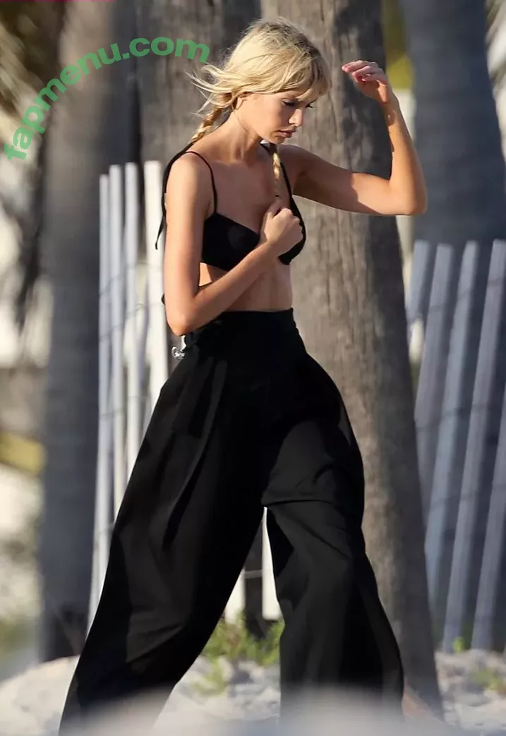 Stella Maxwell nude photo #1063 (stellamaxwell)