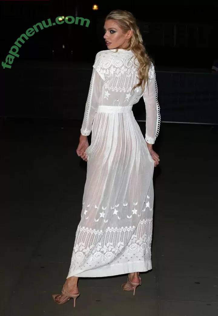 Stella Maxwell nude photo #1097 (stellamaxwell)