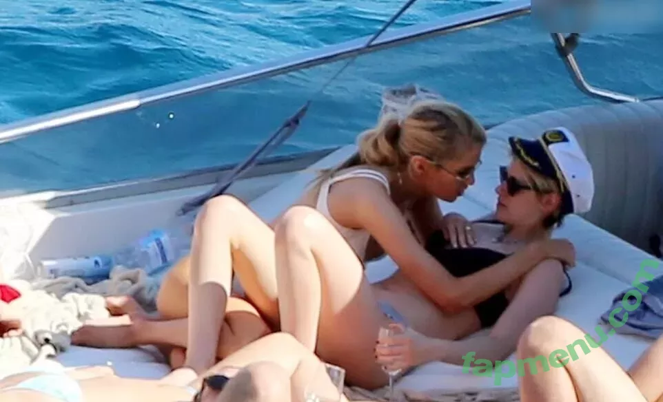 Stella Maxwell nude photo #1109 (stellamaxwell)