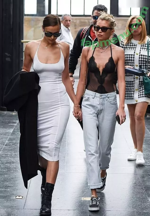 Stella Maxwell nude photo #1121 (stellamaxwell)