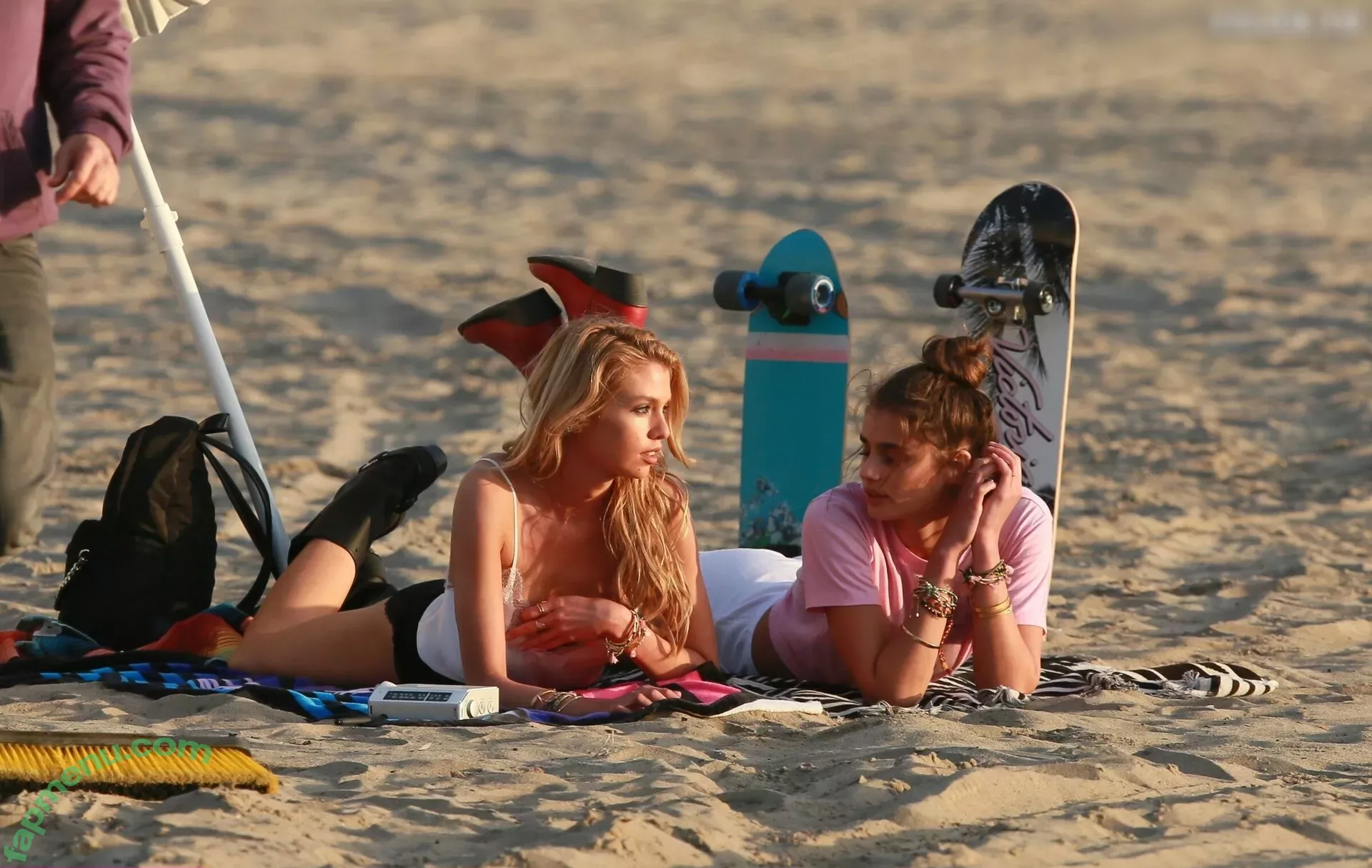 Stella Maxwell nude photo #1133 (stellamaxwell)