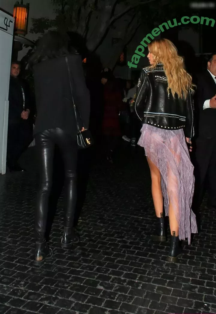 Stella Maxwell nude photo #1140 (stellamaxwell)