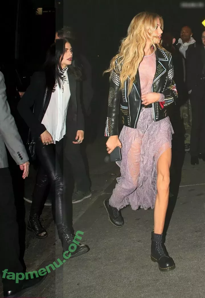 Stella Maxwell nude photo #1146 (stellamaxwell)