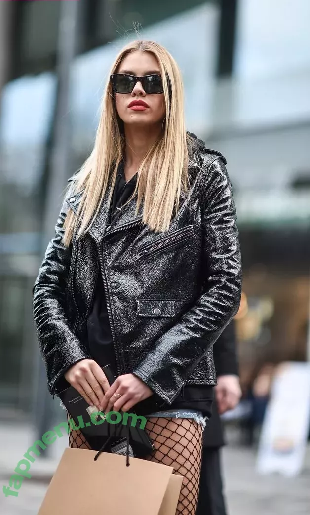 Stella Maxwell nude photo #1334 (stellamaxwell)