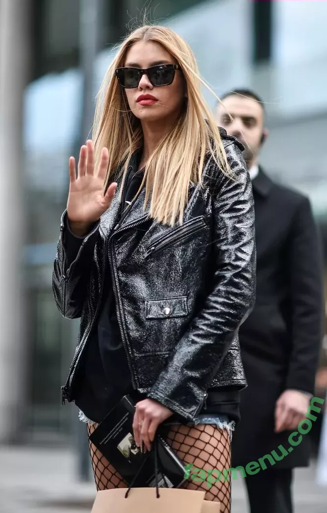 Stella Maxwell nude photo #1337 (stellamaxwell)