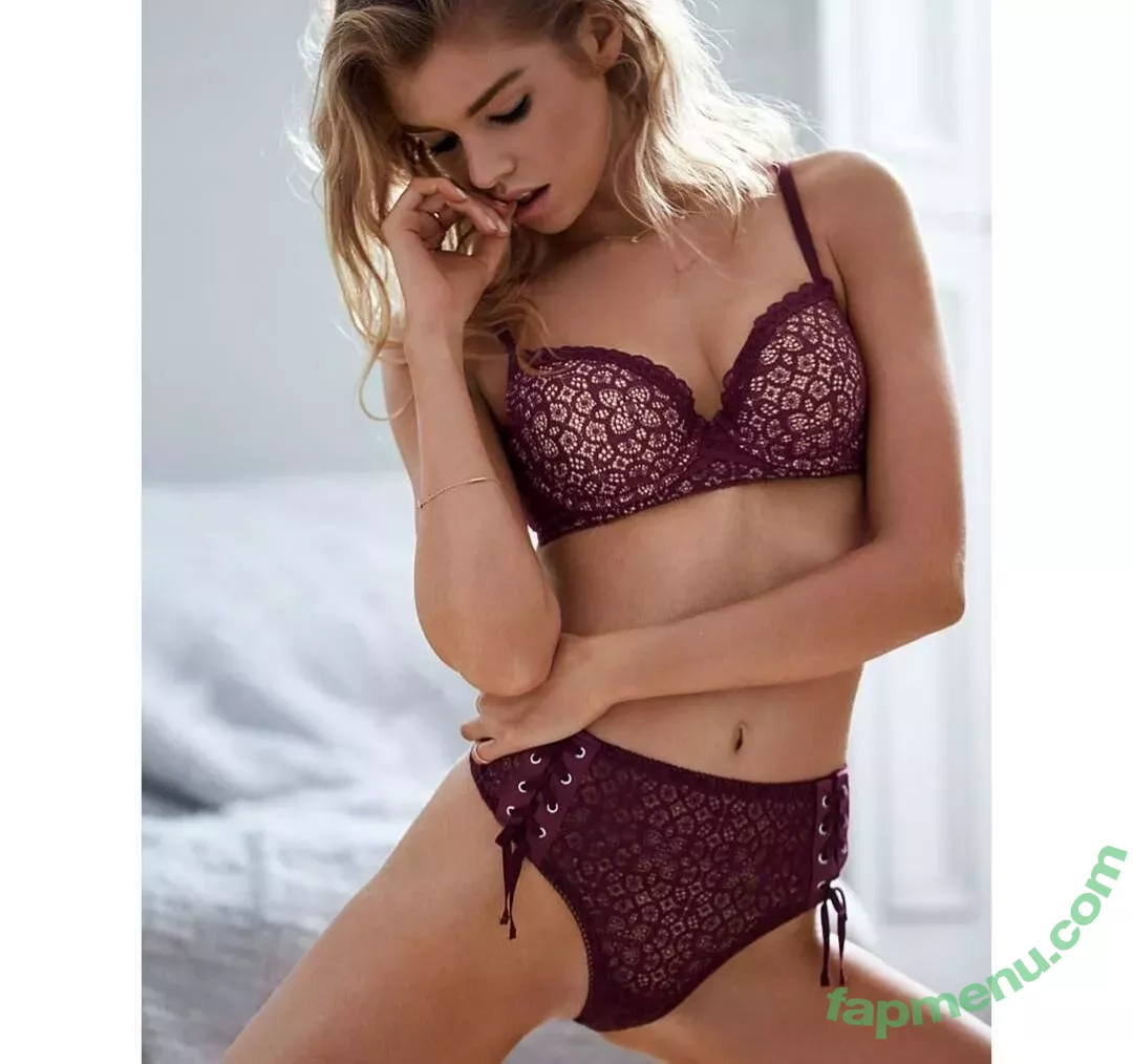 Stella Maxwell nude photo #1410 (stellamaxwell)