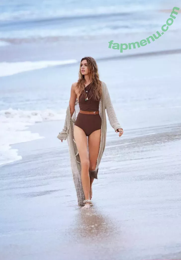 Stella Maxwell nude photo #1499 (stellamaxwell)