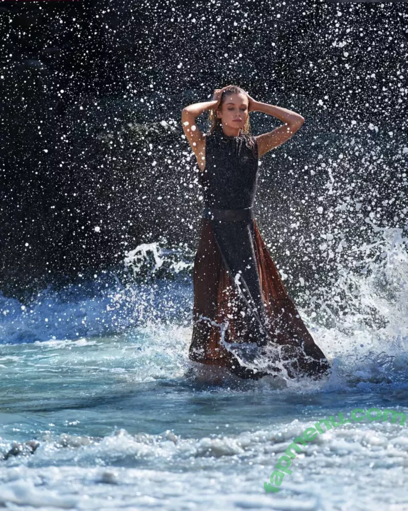 Stella Maxwell nude photo #1512 (stellamaxwell)