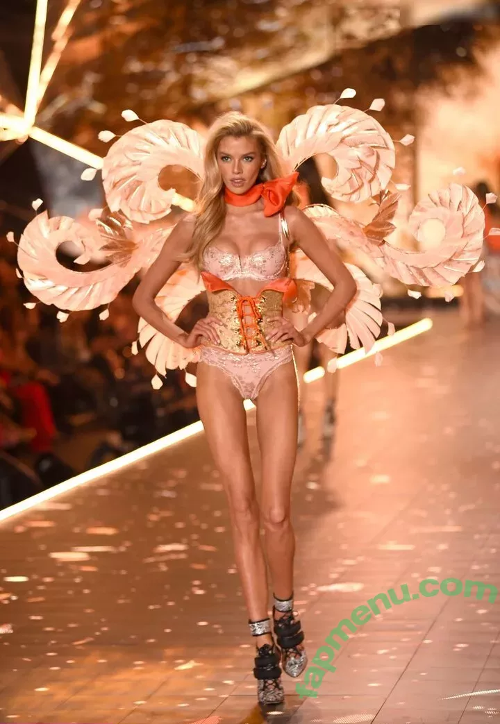 Stella Maxwell nude photo #1729 (stellamaxwell)