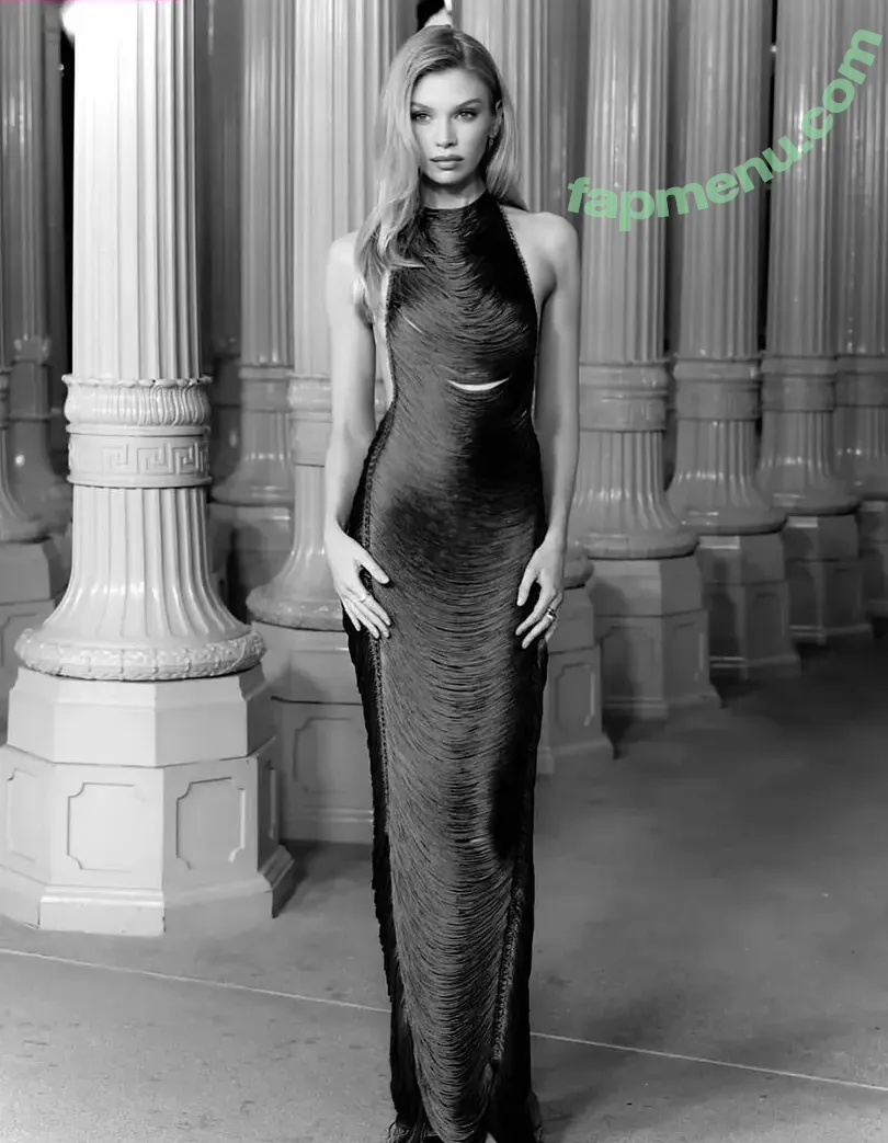 Stella Maxwell nude photo #2240 (stellamaxwell)