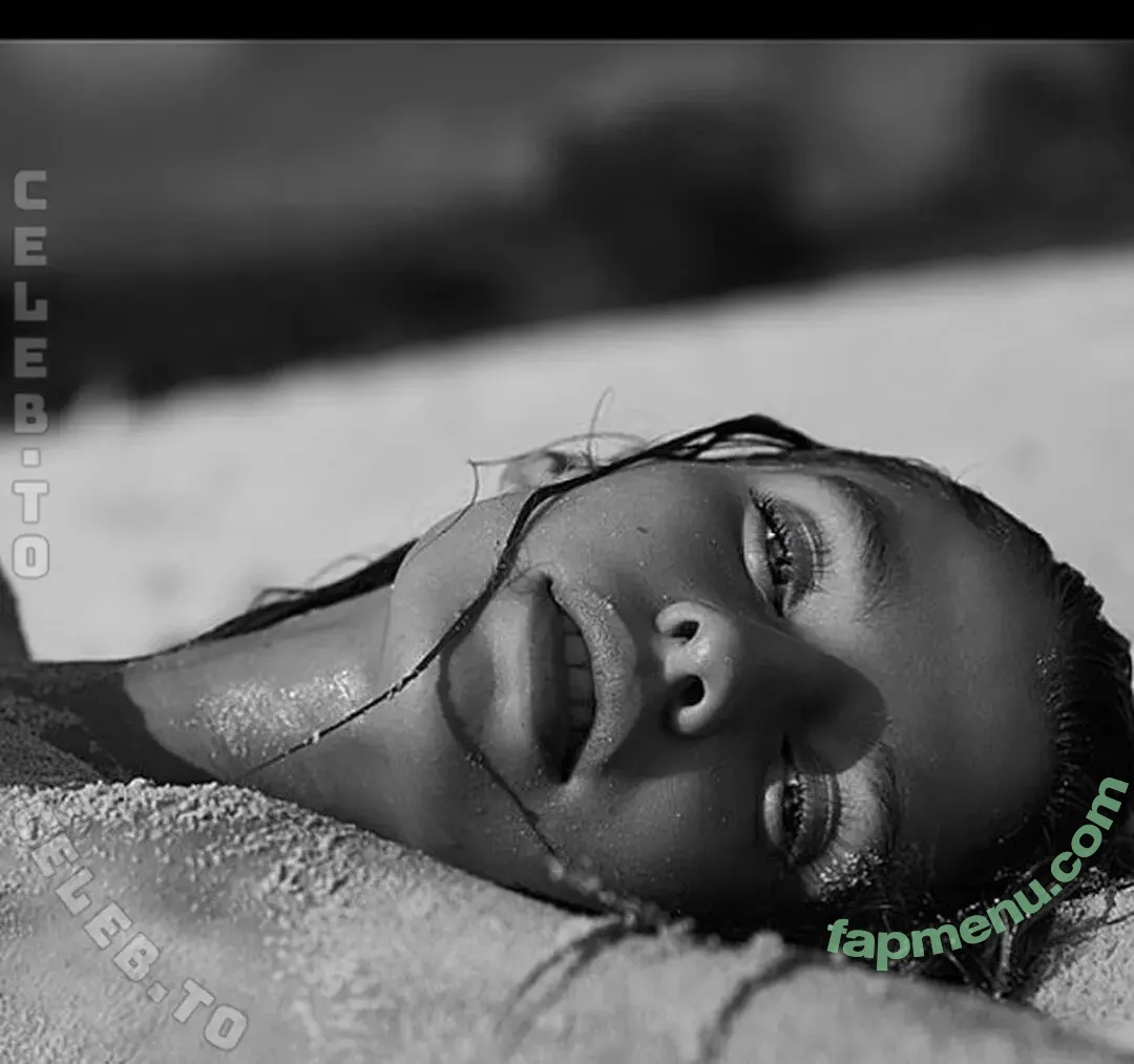 Stella Maxwell nude photo #2290 (stellamaxwell)