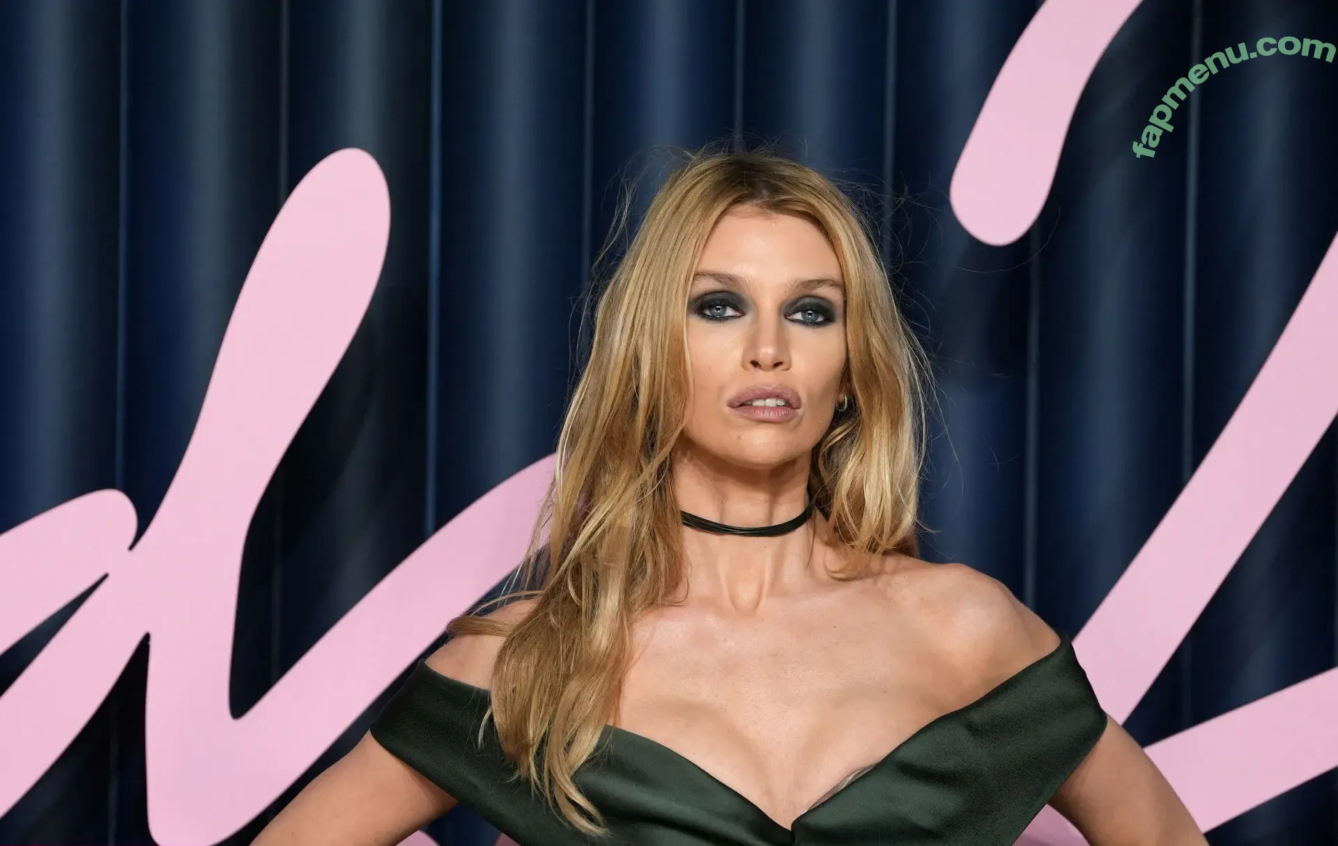 Stella Maxwell nude photo #2304 (stellamaxwell)