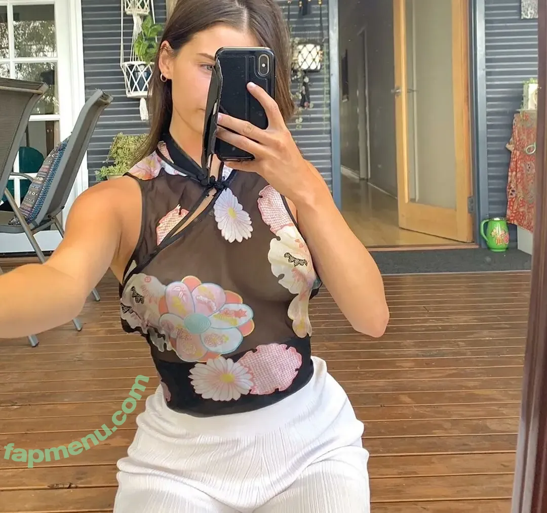 Steph Mandich nude photo #0037 (shopmononoke / stephmandich)