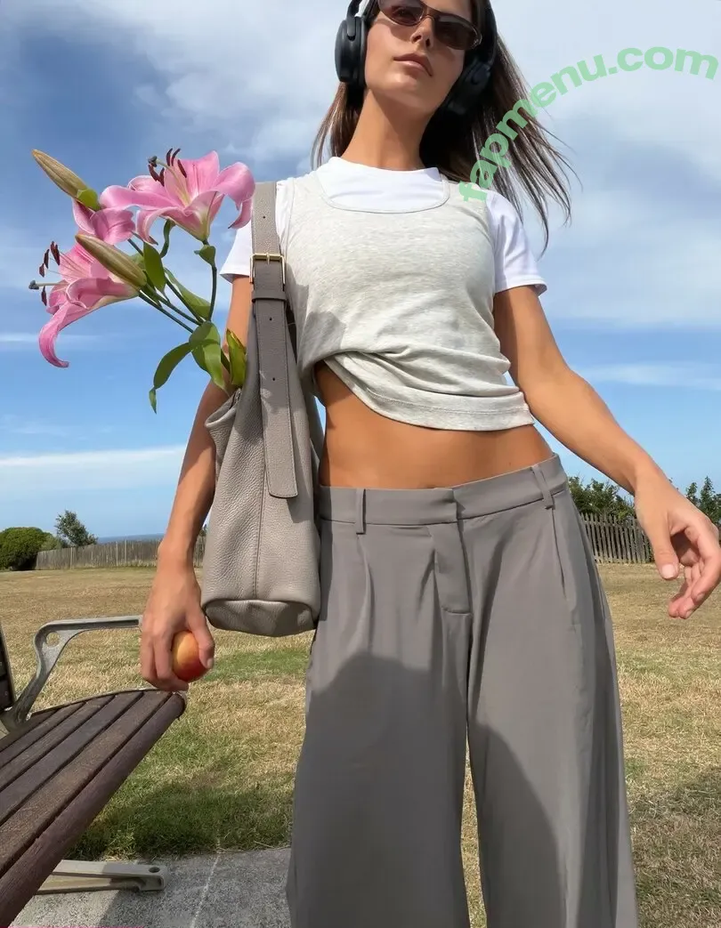 Steph Mandich nude photo #0808 (shopmononoke / stephmandich)