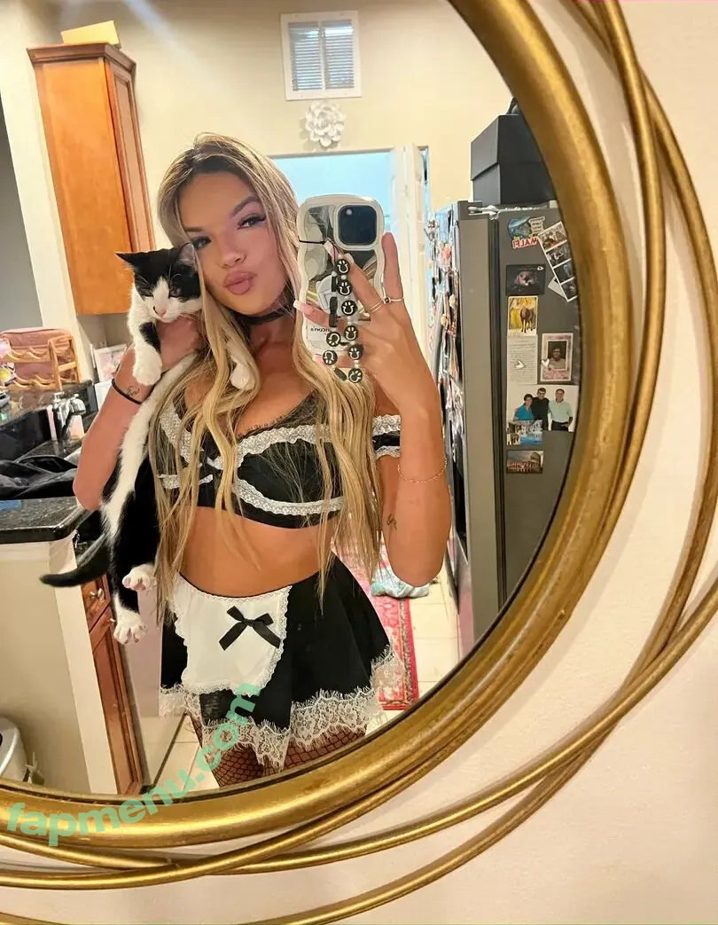 Steph Martina nude photo #0001 (Stephmartini / stephhcarrrr)
