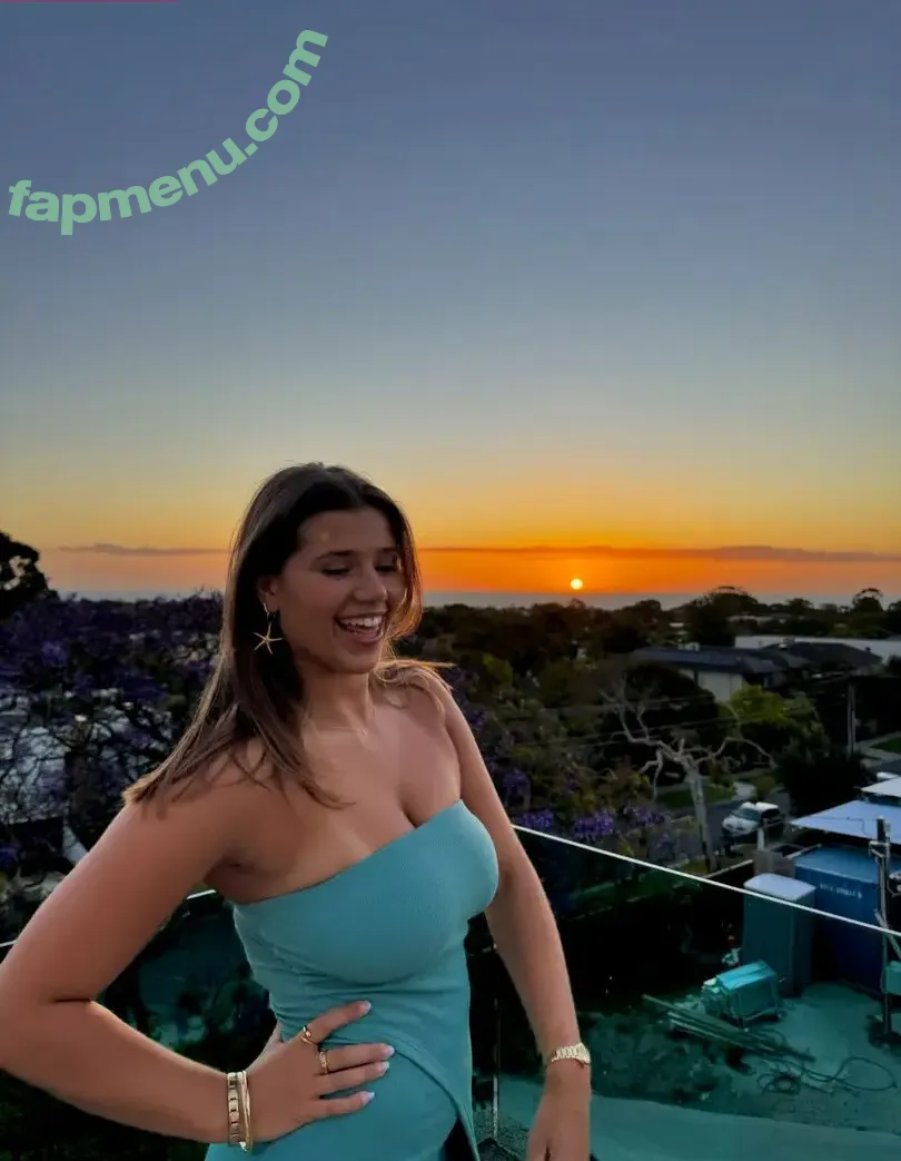 Steph Warmuz nude photo #0011 (stephwarmuz)