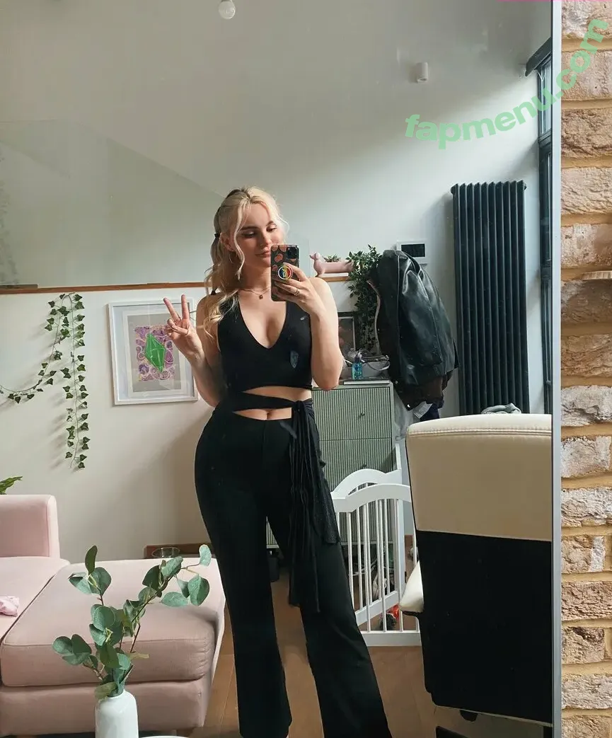 Steph0sims nude photo #0001 (stephoshiri)