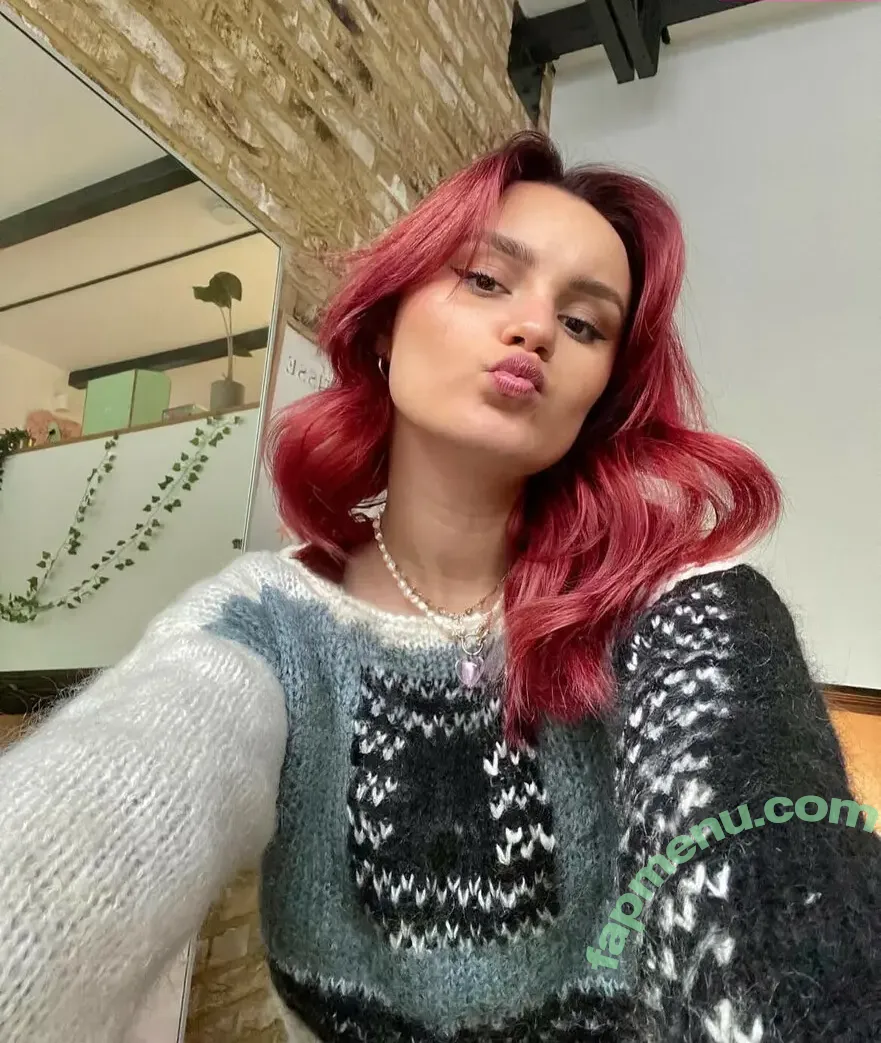 Steph0sims nude photo #0011 (stephoshiri)