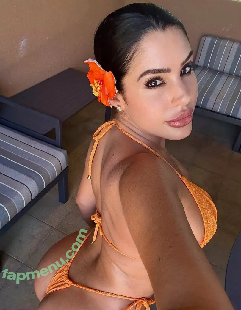 Stephanie Acevedo nude photo #0003 (stephs_music / stephsamusic)