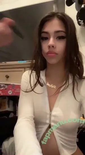 Stephanie Chavez / Lilpeachbutt69 / lilanime_potato21 / lizbethpremium nude photo #0001