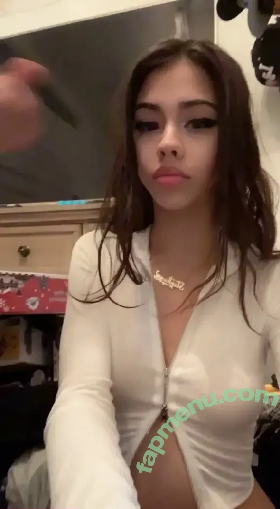 Stephanie Chavez nude photo #0001 (Lilpeachbutt69 / lilanime_potato21 / lizbethpremium)