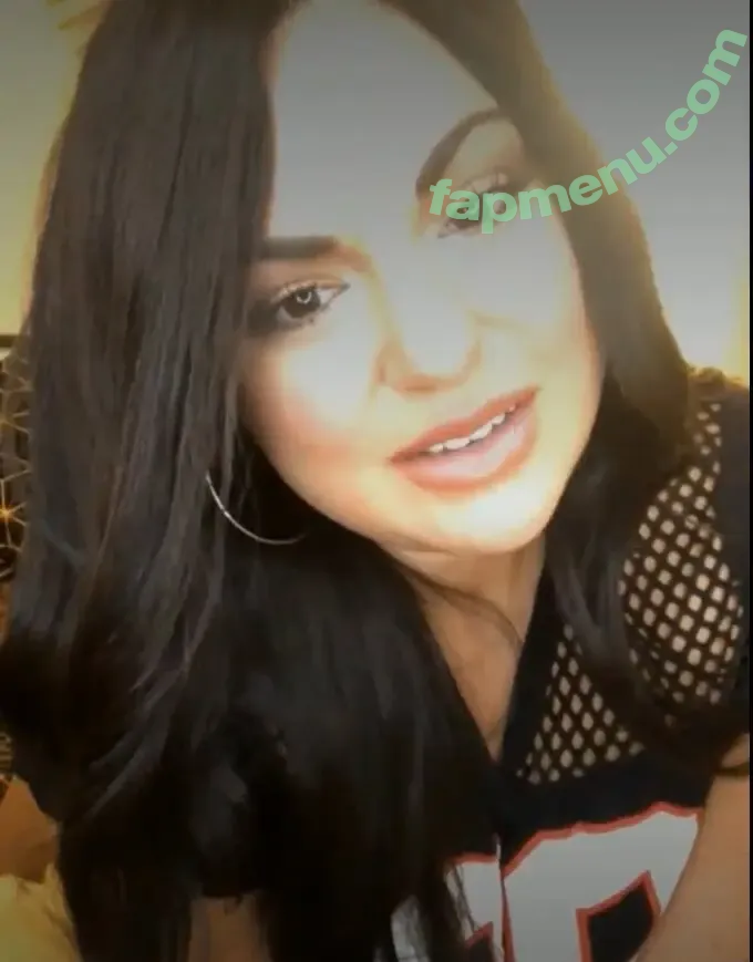 Stephanie Mallick nude photo #0044 (bellabombshel)