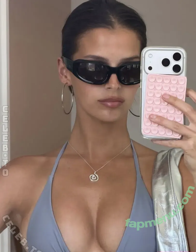 Stephanie Mandich nude photo #0415 (stephmandich)