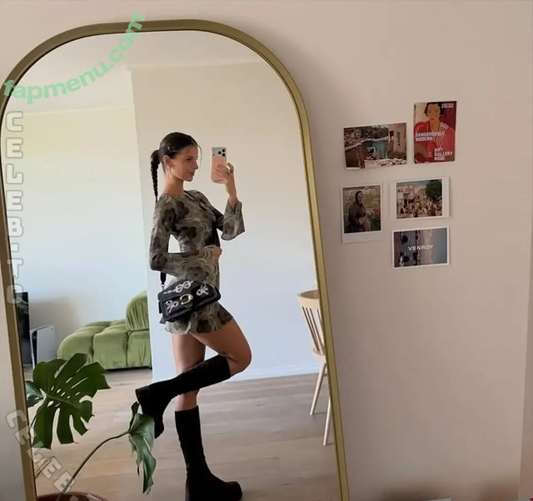 Stephanie Mandich nude photo #0431 (stephmandich)