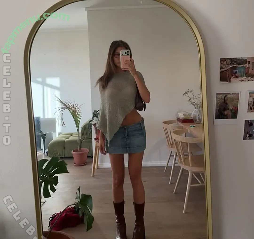 Stephanie Mandich nude photo #0436 (stephmandich)