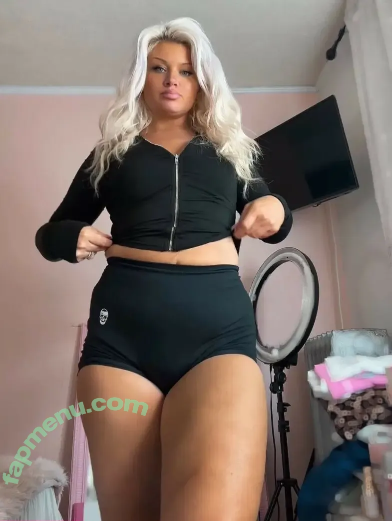 Stephanie Sampson nude photo #0408 (Carmen Lately / Stephy Vlogs / carmenlattemua / stephycarmen)