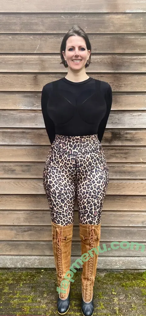 Stephanie Wolf nude photo #0013 (StephWolfDvP / swolfphoto)