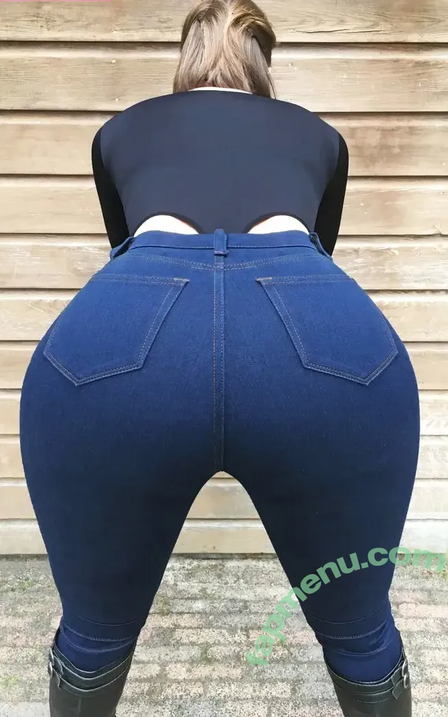 Stephanie Wolf nude photo #0030 (StephWolfDvP / swolfphoto)