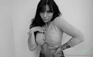 stephaniekisses / drinksbystephhxx nude photo #0021
