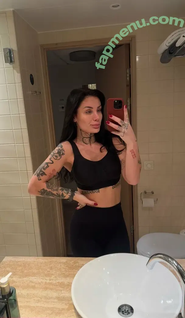 stephaniekisses nude photo #0034 (drinksbystephhxx)