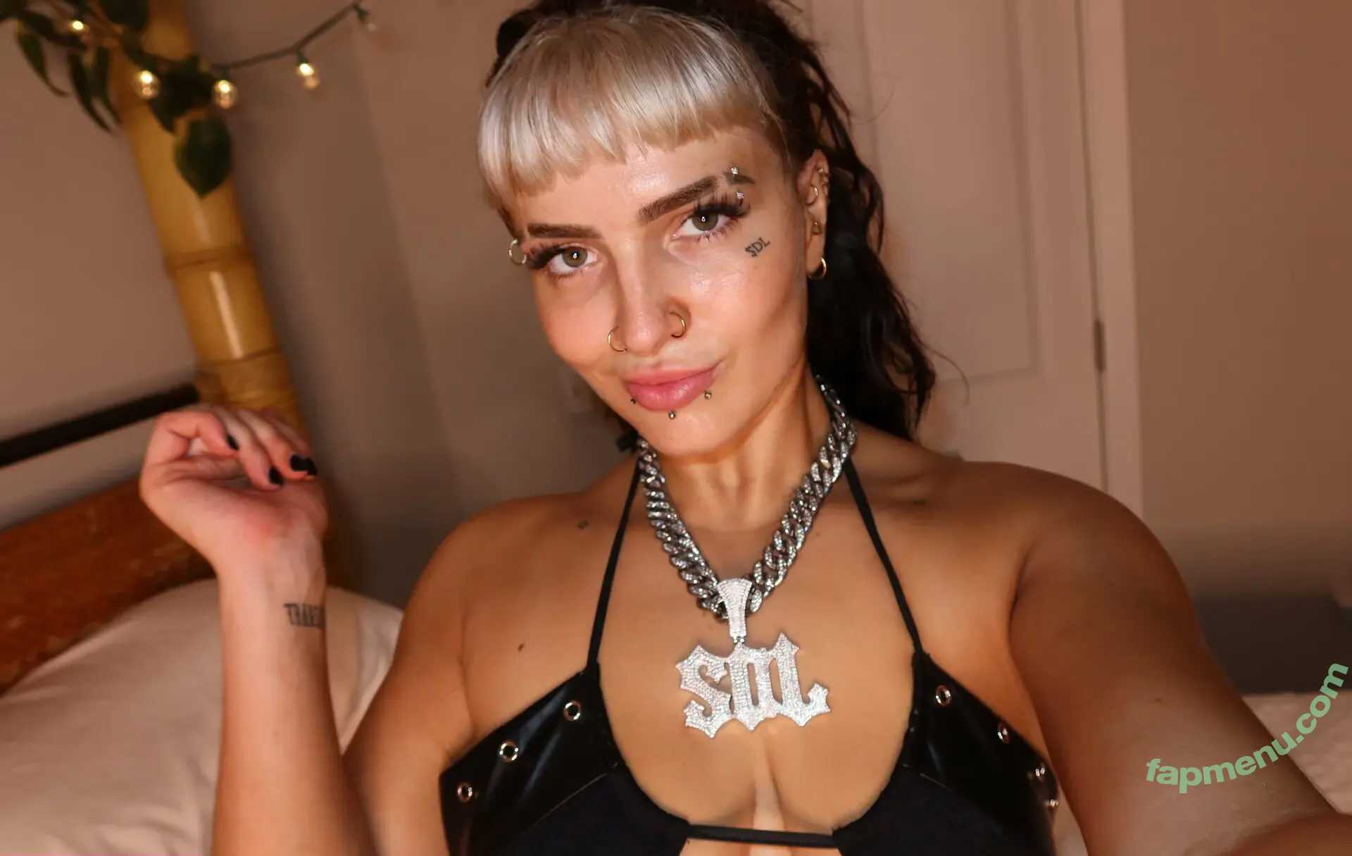stephdelander nude photo #0001 (stephdelander)