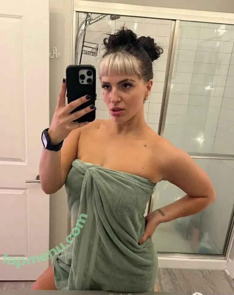 stephdelander nude photo #0012 (stephdelander)