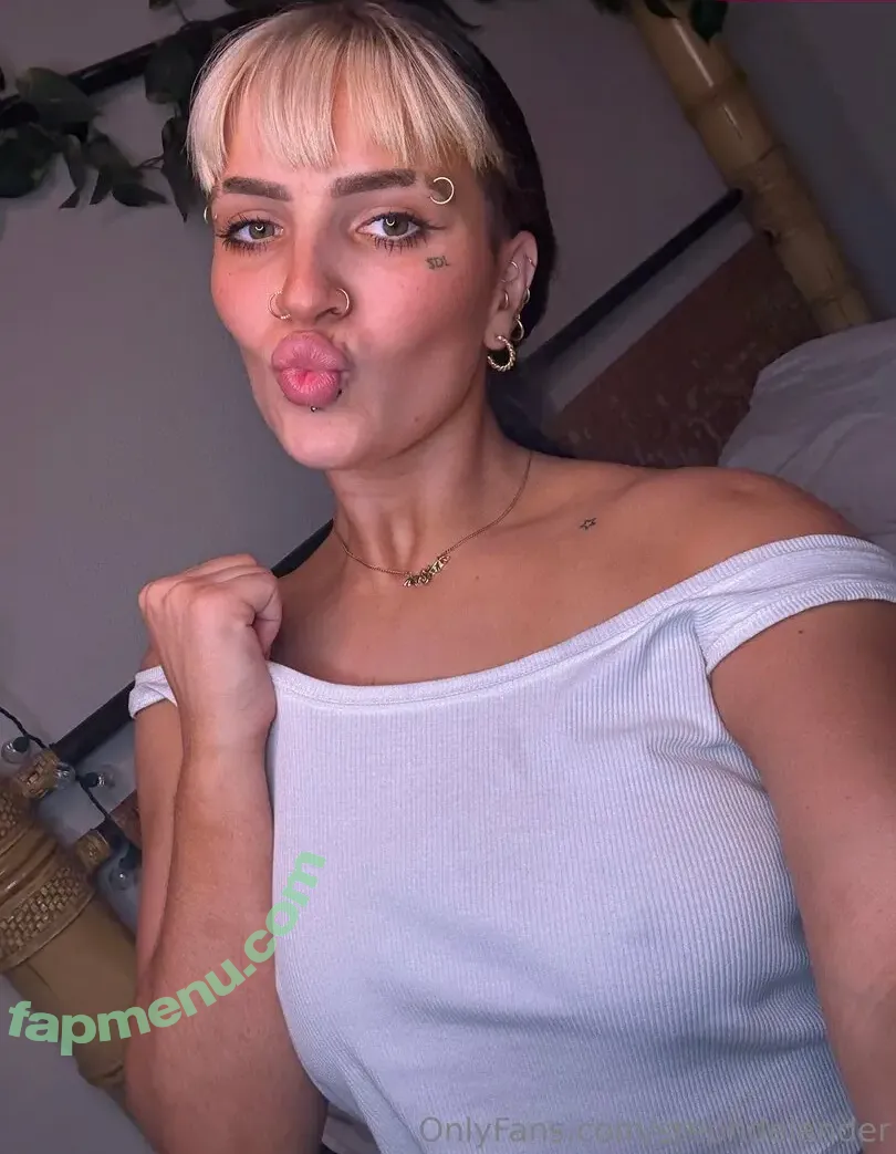 stephdelander nude photo #0046 (stephdelander)