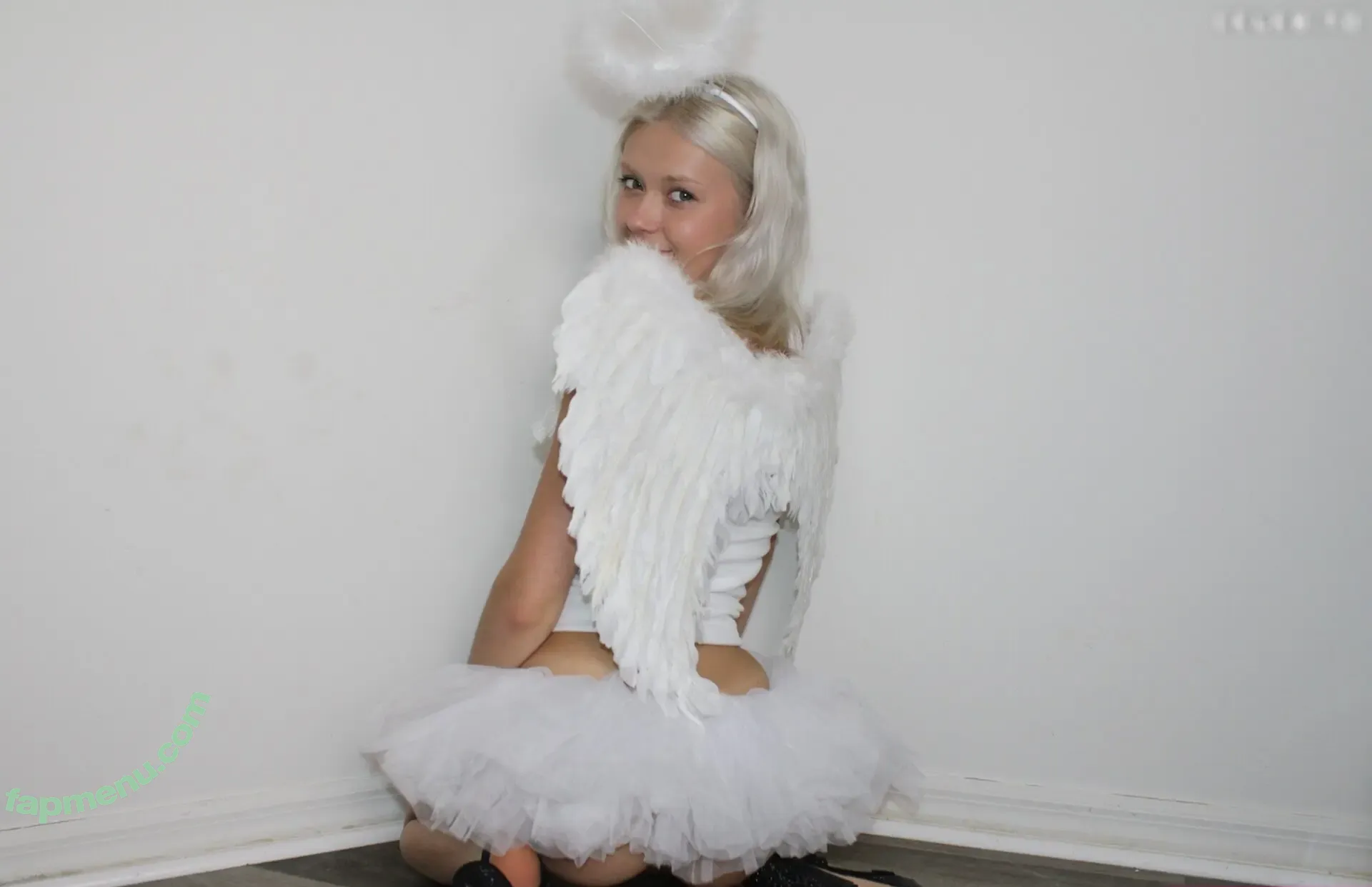 Stephmyers nude photo #0135 (Stephmyers)