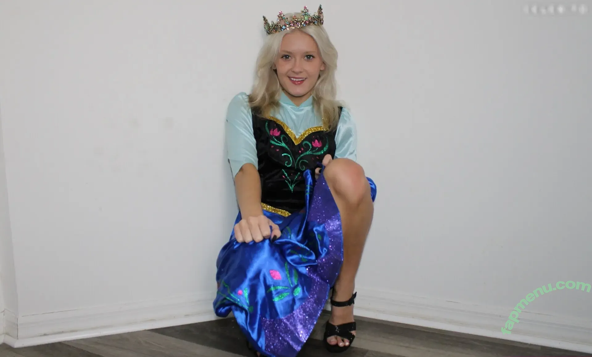 Stephmyers nude photo #0210 (Stephmyers)