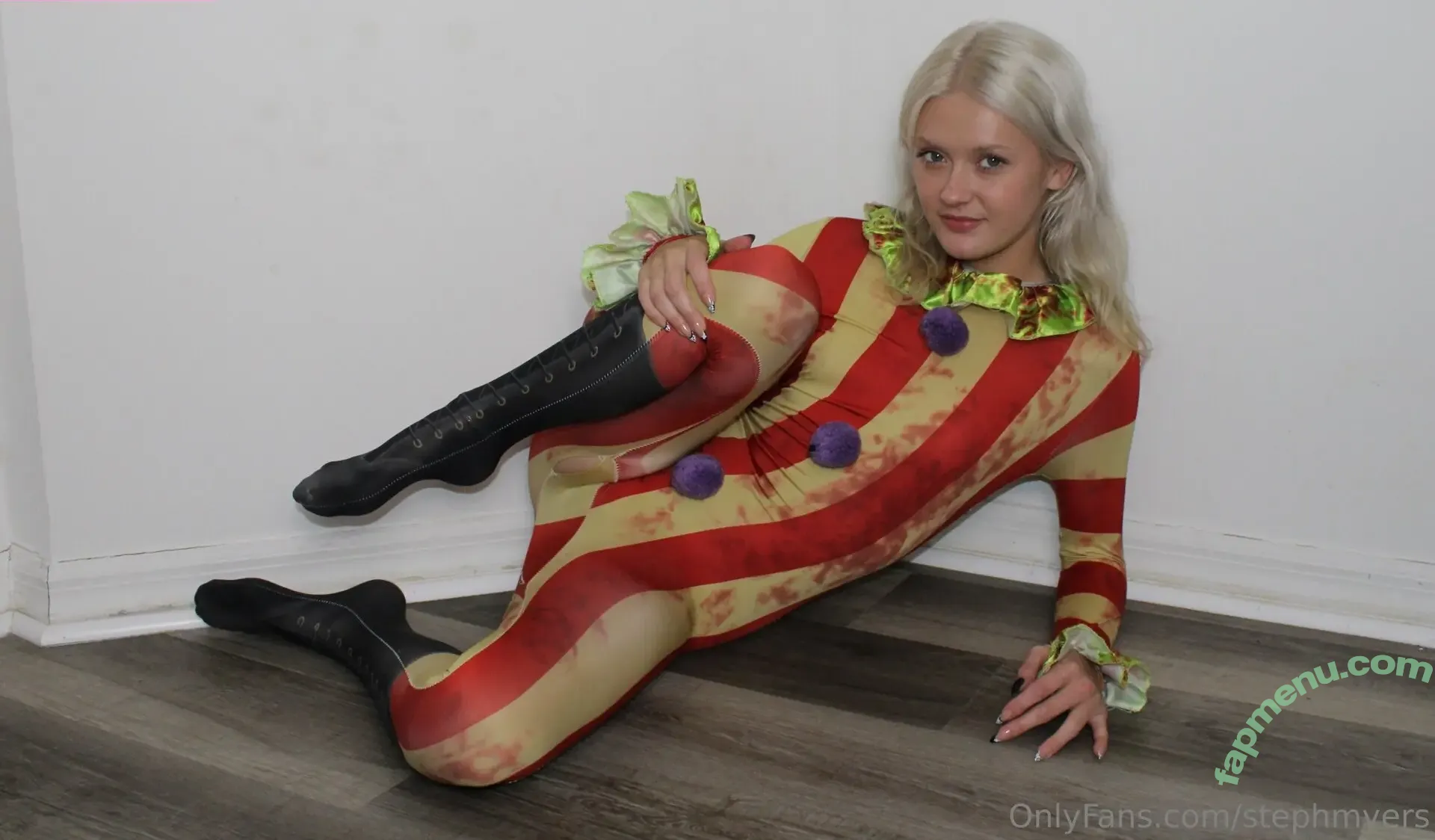 Stephmyers nude photo #0221 (Stephmyers)