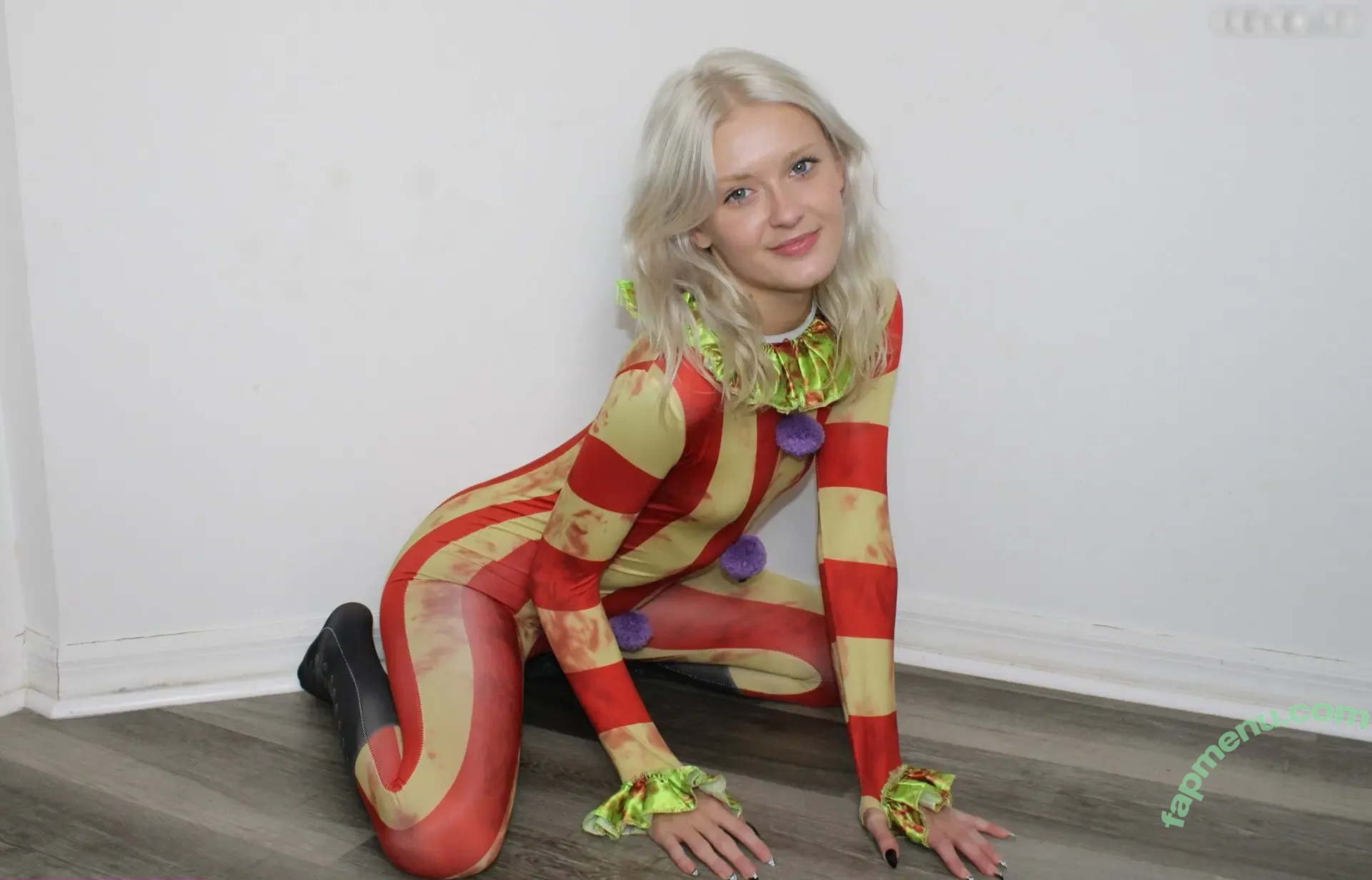 Stephmyers nude photo #0236 (Stephmyers)