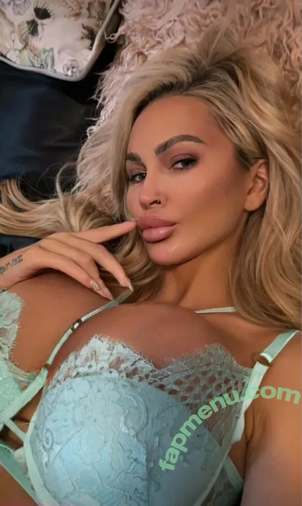 Stephy Louise nude photo #0028 (Stephyxhx / Stepphyxo / missfantasyfeet)