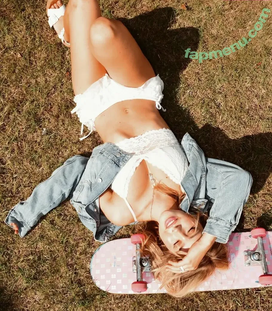 Sterre Meijer nude photo #0010 (dutchsterre / surfsterre)