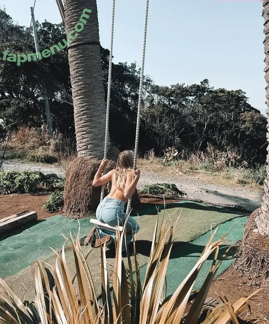 Sterre Meijer nude photo #0124 (dutchsterre / surfsterre)