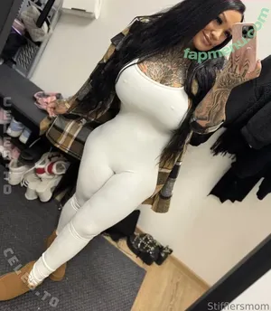 Stifflersmom / officialstifflersmom / stifflersmomofficial nude photo #0200